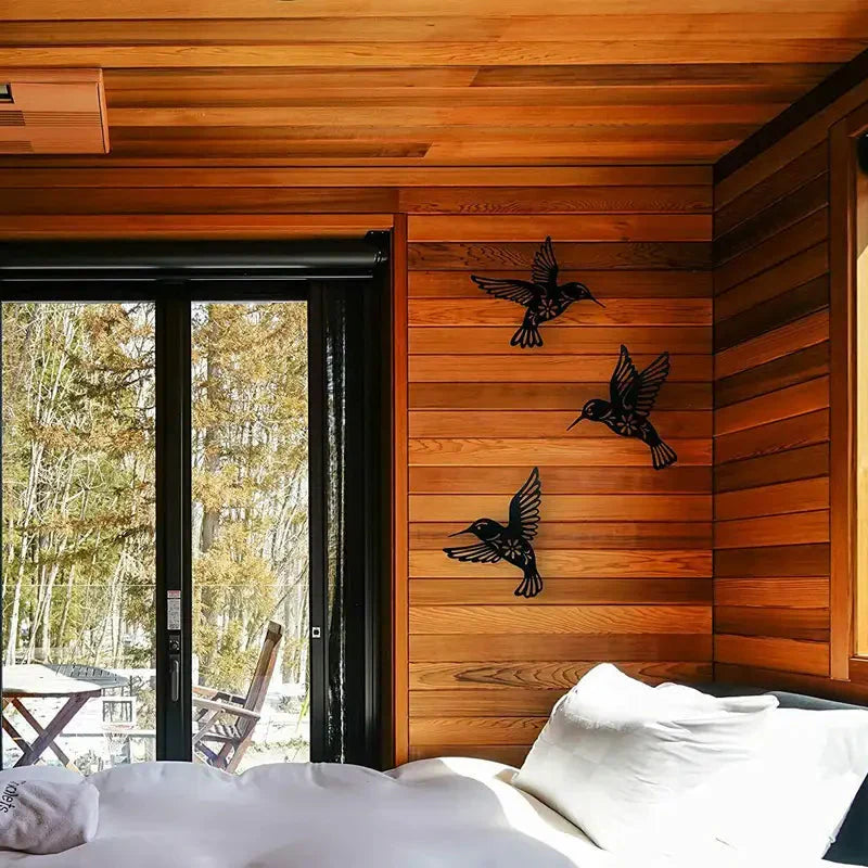 Wanddekoration mit stilvollen Vogelmotiven