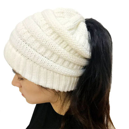 Handgefertigte Ponytail-Beanie für Damen