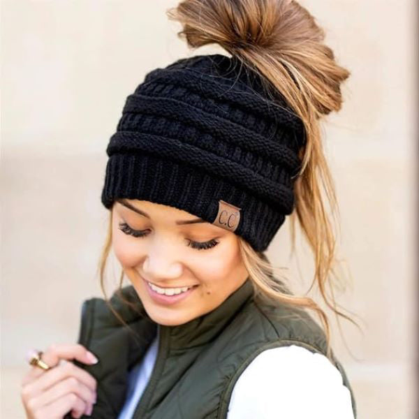 Handgefertigte Ponytail-Beanie für Damen