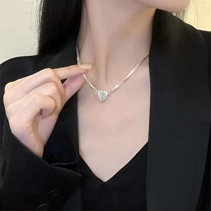 Elegante magnetische Herzkette