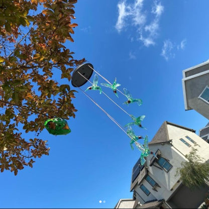 Solarbetriebenes Windspiel mit Farbwechsel